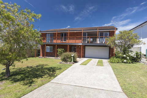 HAMPTONS - Accommodation Ballina 0