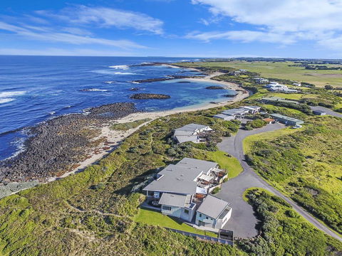 HEARN'S BEACHSIDE VILLA 2 - Accommodation Ballina 3