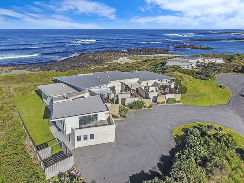 HEARN'S BEACHSIDE VILLA 3 - Accommodation Ballina 0