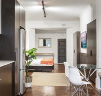 High-End Studio Near Parks Theatres and Dining - Accommodation Ballina
