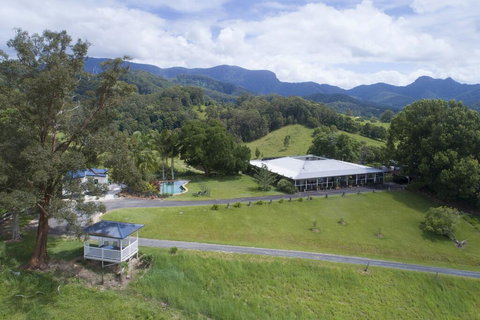 Hillcrest Mountain View Retreat - Accommodation Ballina 0