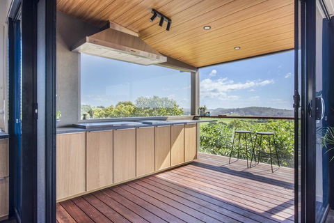 Hilltop Hideaway Luxury Style - Accommodation Ballina 2