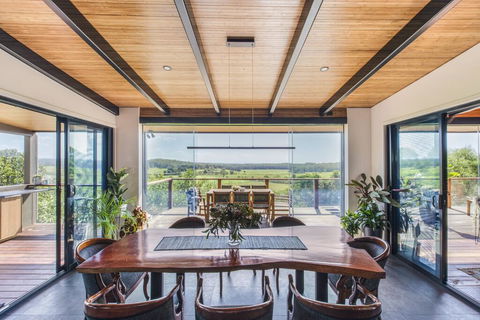 Hilltop Hideaway Luxury Style - Accommodation Ballina 1