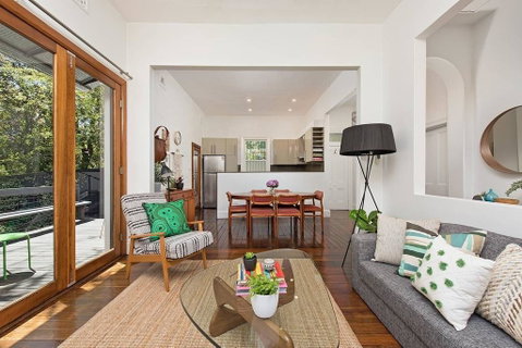 Historic 1890s House With Terraced Backyard Deck - Accommodation Ballina 0