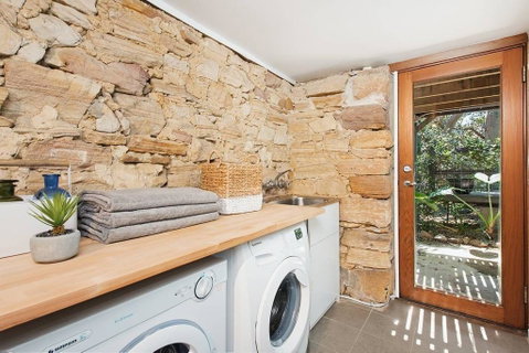Historic 1890s House With Terraced Backyard Deck - Accommodation Ballina 2