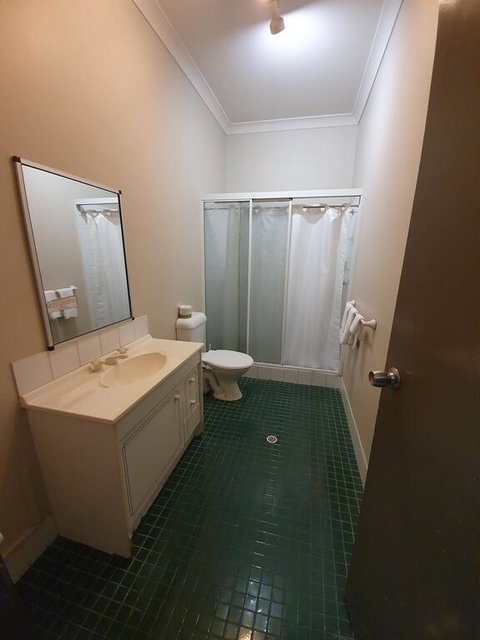Hotel Allen - Accommodation Ballina 3