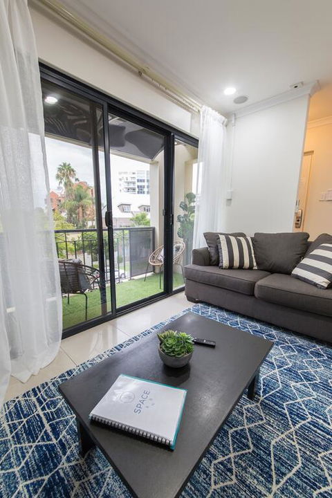 ISOLATION READY!! Super Size Me!! Top Location. Isolation Ready. Sanitised. Free CAT Bus, Pool, Gym And Everything At Your Finge - Accommodation Ballina 3