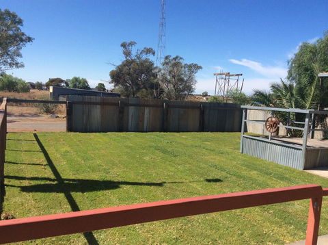 Ivanhoe Hotel Motel - Accommodation Ballina 1