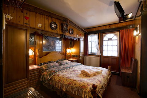 Karelia Alpine Lodge - Accommodation Ballina 0
