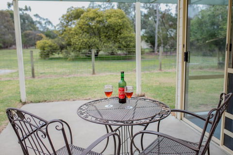 Karinya Cottage - Pet Friendly Country Retreat - Accommodation Ballina 0
