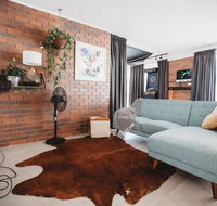 Kirra Hill Coolangatta Renovated Apt w Beach Views - Accommodation Ballina