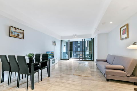 KOZYGURU HAYMARKET SYDNEY CITY VIEW 2 BED STUNNING APT NHA178-1206 - Accommodation Ballina 3