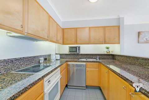 KOZYGURU THE ROCKS HARBOUR BRIDGE VIEW 1 BED APT SWIMMING POOL NTR098 - Accommodation Ballina 3