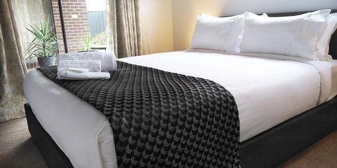 Lakeside Retreat & Business - Accommodation Ballina 3