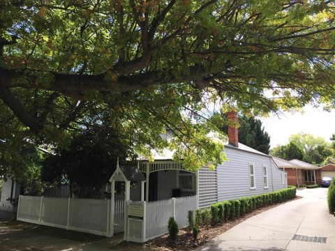 Lucy's Cottage - Accommodation Ballina 0