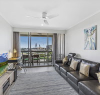 Luxurious harbour view apartment steps from city - Accommodation Ballina