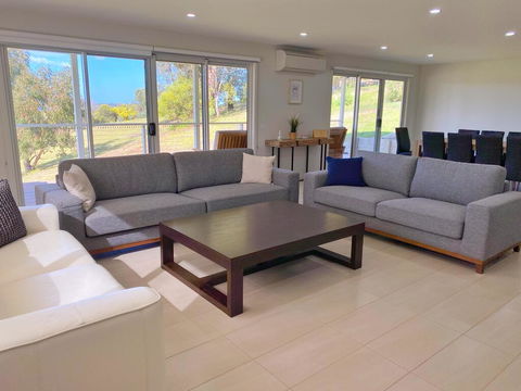 Luxury 3BR Home With KING Bed Metung - Accommodation Ballina 3