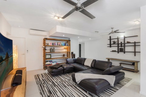 Luxury Pool Side Apartment In Beachfront Resort - Accommodation Ballina 0