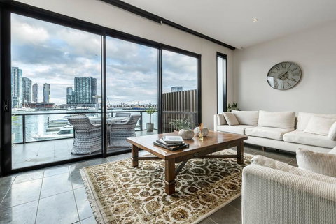 Luxury Waterfront 4BDR Townhouse With Amazing Views - Accommodation Ballina 1