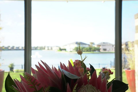 Luxury Waterfront Villa In Sanctuary Lakes - Accommodation Ballina 3