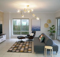 Luxury Waterfront Villa in Sanctuary Lakes - Accommodation Ballina