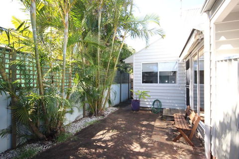 MAGIC BEACH HOUSE - PET FRIENDLY - Accommodation Ballina 1