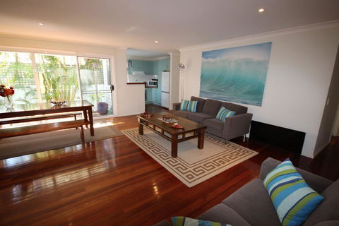 MAGIC BEACH HOUSE - PET FRIENDLY - Accommodation Ballina 0