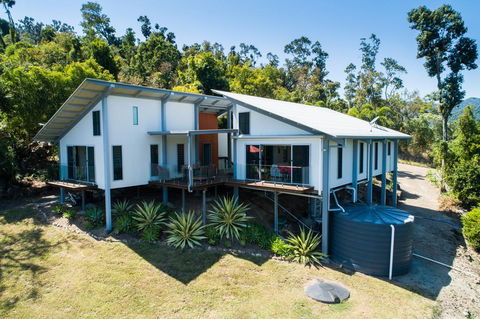 MANDALAY ESCAPE, SECLUSION & SERENITY WITH A POOL - Accommodation Ballina 2