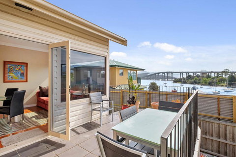 Manfield City Waterfront View Cottage - Accommodation Ballina 1
