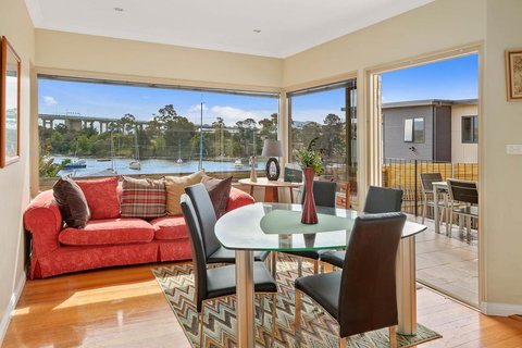 Manfield City Waterfront View Cottage - Accommodation Ballina 3