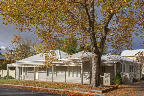 Mews Cottages - Accommodation Ballina 0