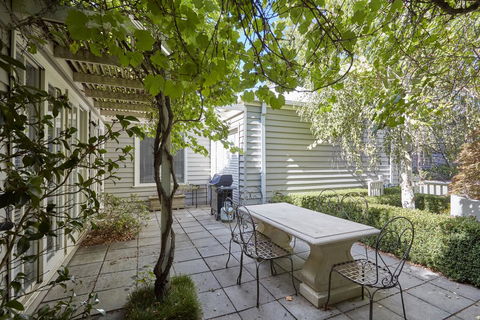 Mews Cottages - Accommodation Ballina 1