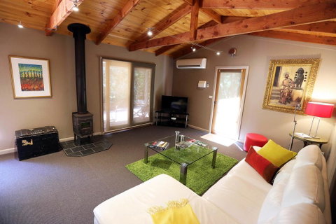Mirkwood Forest Self-contained Spa Cottages - Accommodation Ballina 2