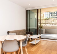 Modern Apartment in Darling Harbour - Accommodation Ballina