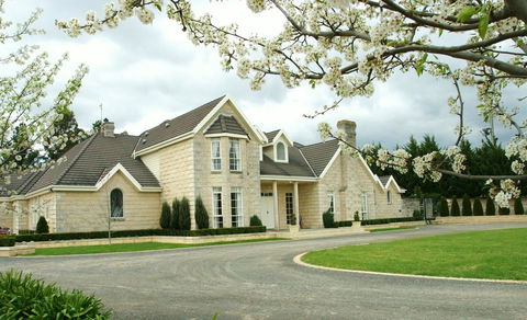 Montfort Manor - Accommodation Ballina 0