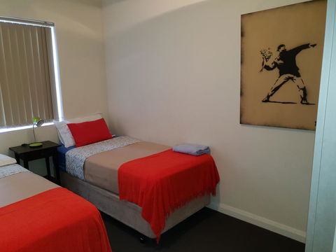 Mt.Lawley Superb 2 BR Location Comfort, Style 1 - Accommodation Ballina 2