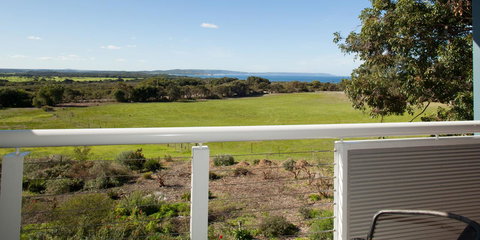 Cosy Corner Sea View Apartments - Accommodation Ballina 8