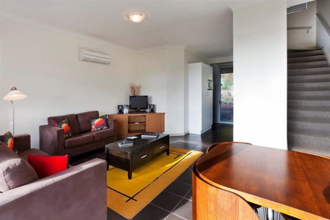 Cosy Corner Sea View Apartments - Accommodation Ballina 14