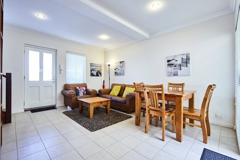 Fremantle Townhouse U/5 - Accommodation Ballina 4