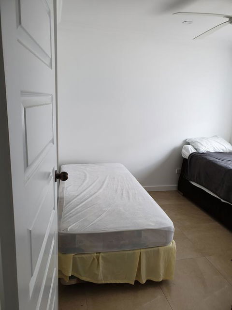 DIANELLA Budget Rooms Happy Place To Stay - Accommodation Ballina 1