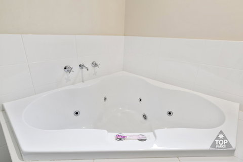 Jurien Bay Tourist Park - Accommodation Ballina 1