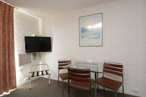 Atrium Hotel Mandurah - Accommodation Ballina 2