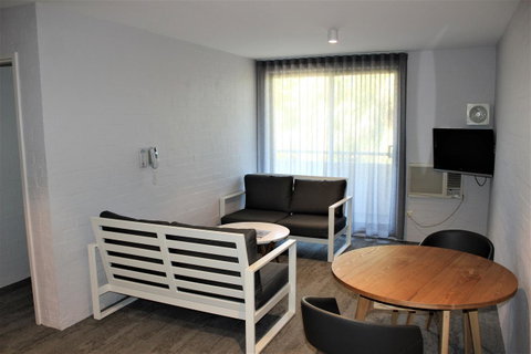 Atrium Hotel Mandurah - Accommodation Ballina 4