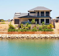 27 Corella Court - Exquisite Marina Home With a Pool and Wi-Fi - Accommodation Ballina