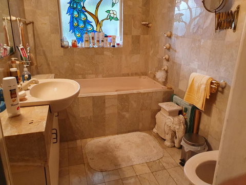 Airport HomeStay - Accommodation Ballina 7