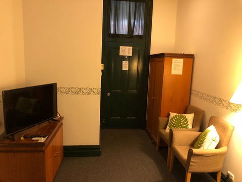 The Palace Hotel - Accommodation Ballina 1