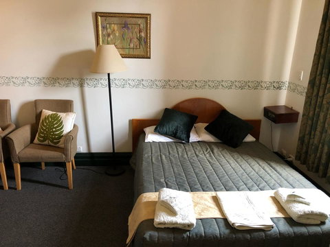 The Palace Hotel - Accommodation Ballina 5