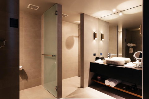 MACq 01 Hotel - Accommodation Ballina 2
