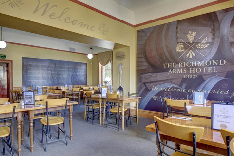 The Richmond Arms Hotel - Accommodation Ballina 10