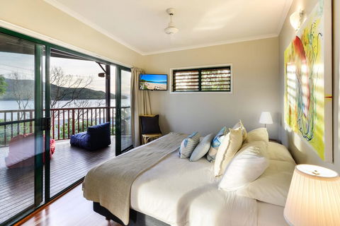 NEWLY BEAUTFULLY RENOVATED 16 The Casuarina - 3 Bedroom House With 180 Degree Ocean Views - Accommodation Ballina 2